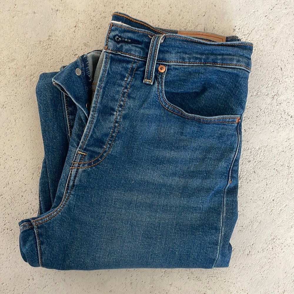 Levi’s Wedgie Skinny Ankle Jean
